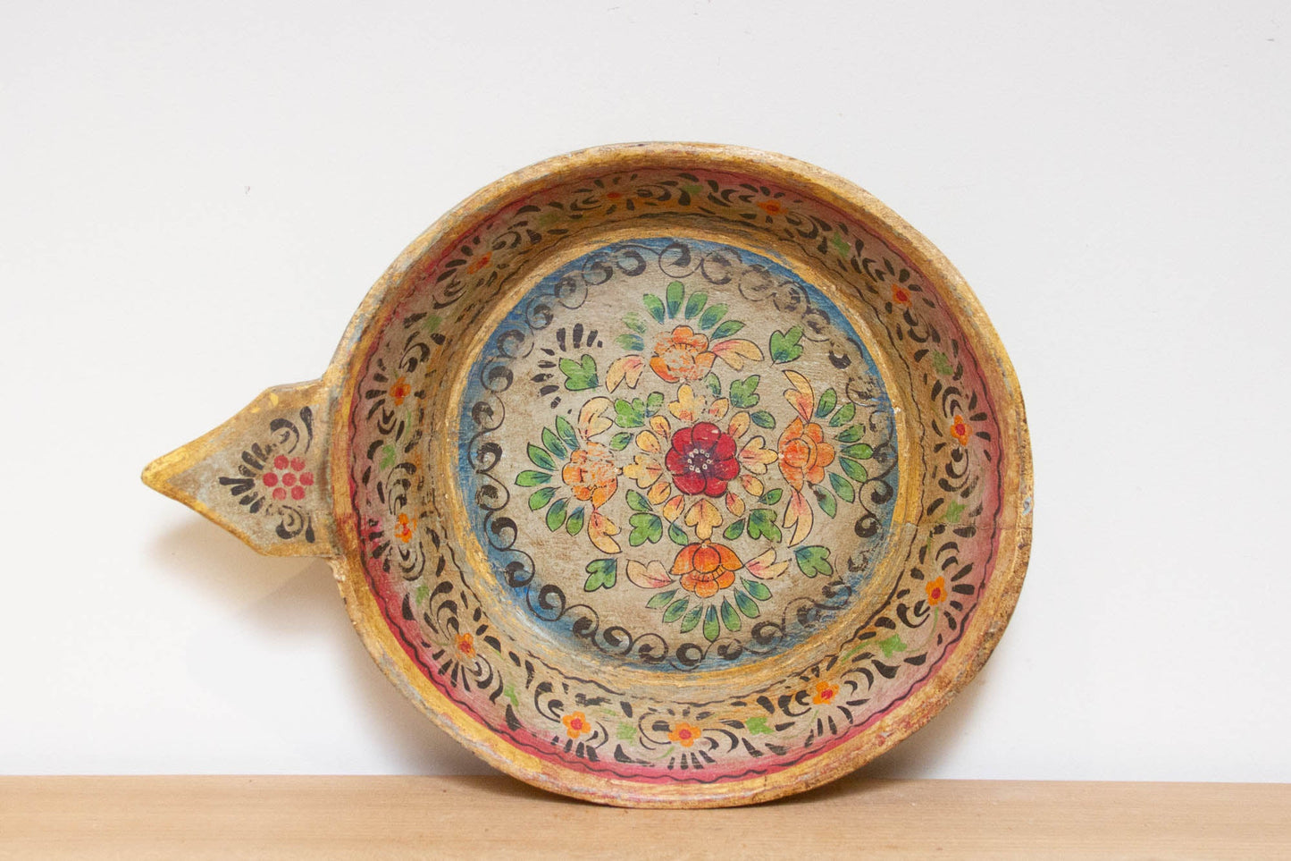 Amarilla Flor Painted Indian Parat Bowl