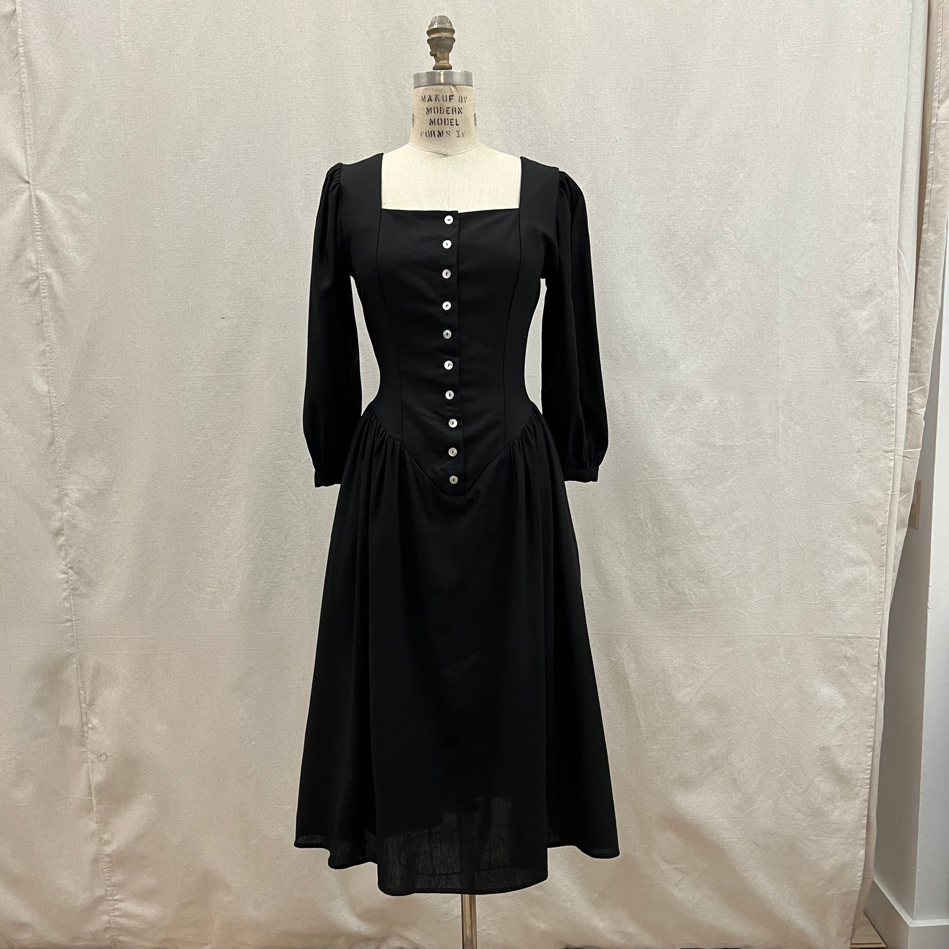 Prairie Dress in Black Linen Field Day
