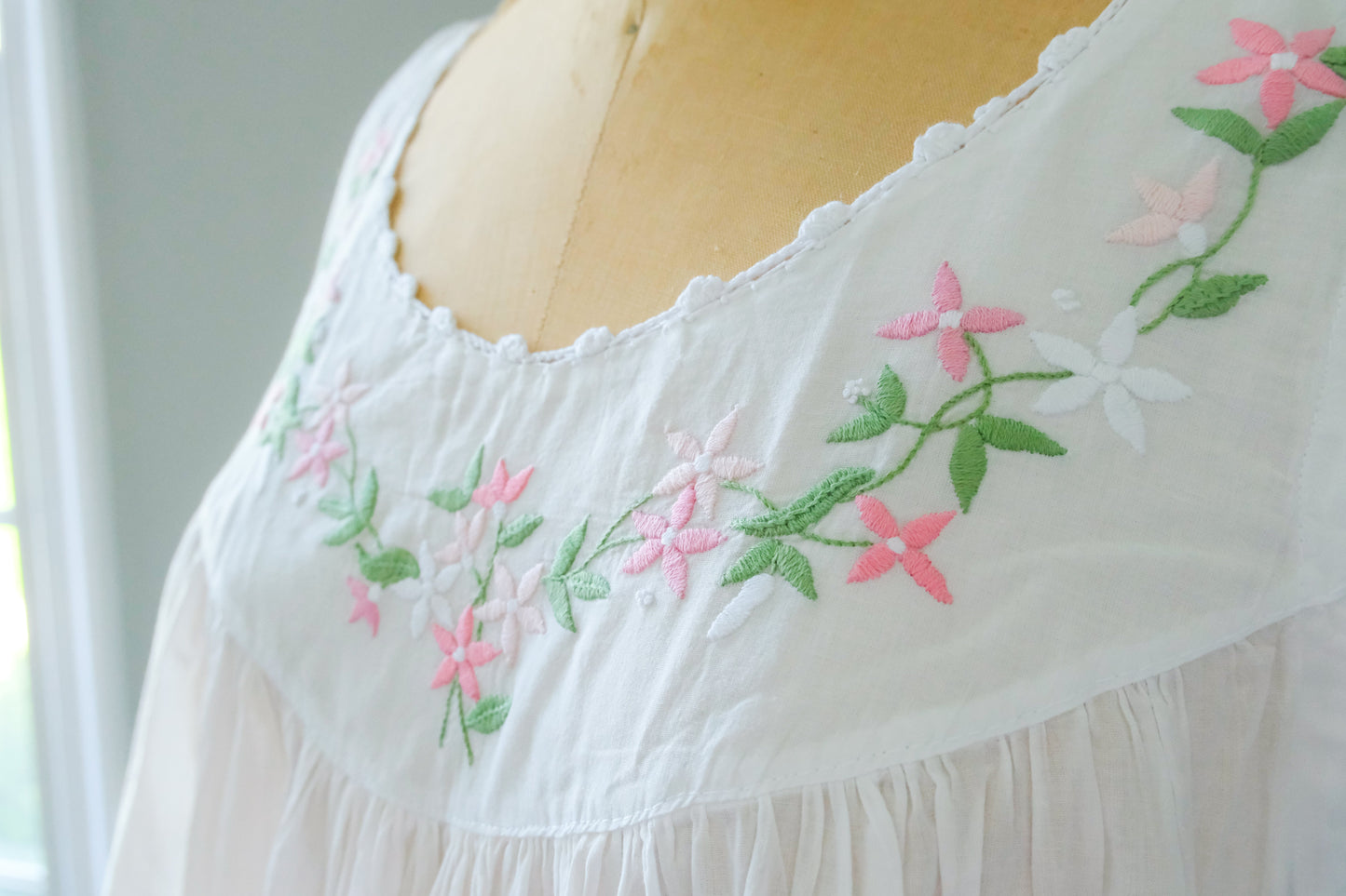 The Sarah Garland Nightgown - Pink Maison d'Haiti