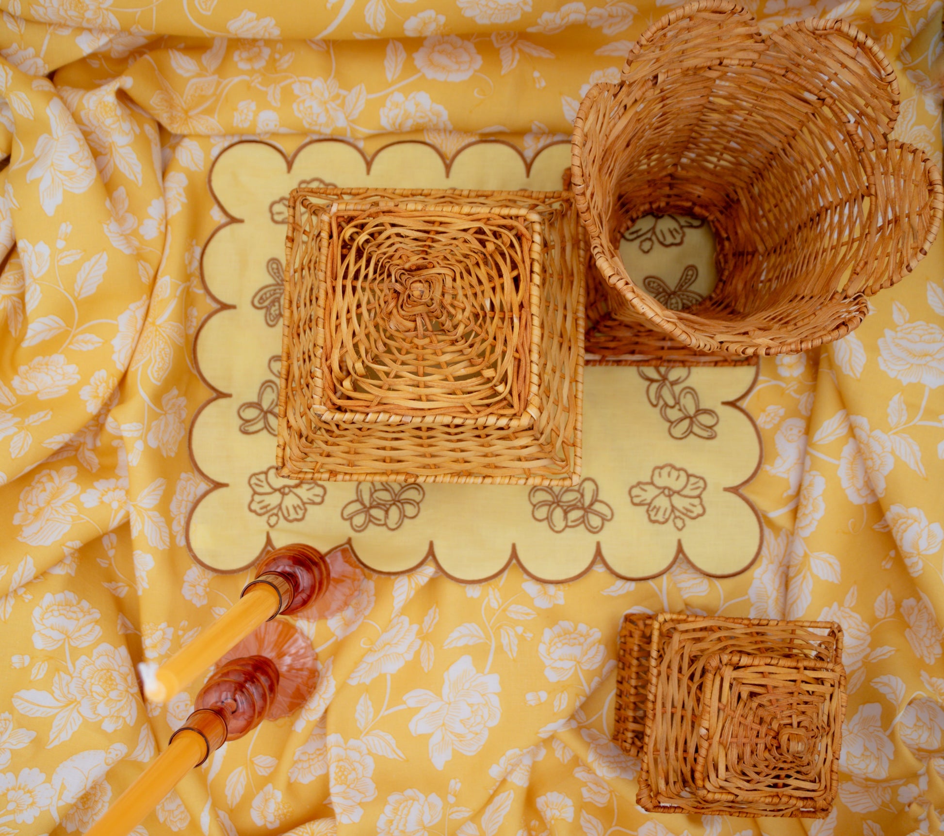 Marigold Flora Parlour Tablecloth Ro'Table