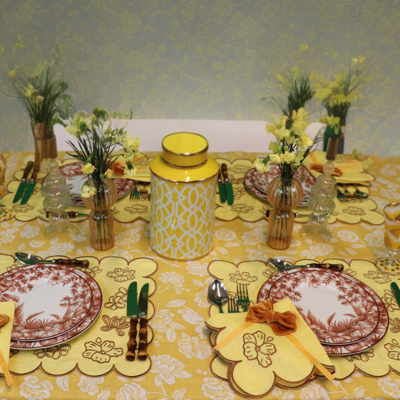 Marigold Flora Parlour Tablecloth Ro'Table