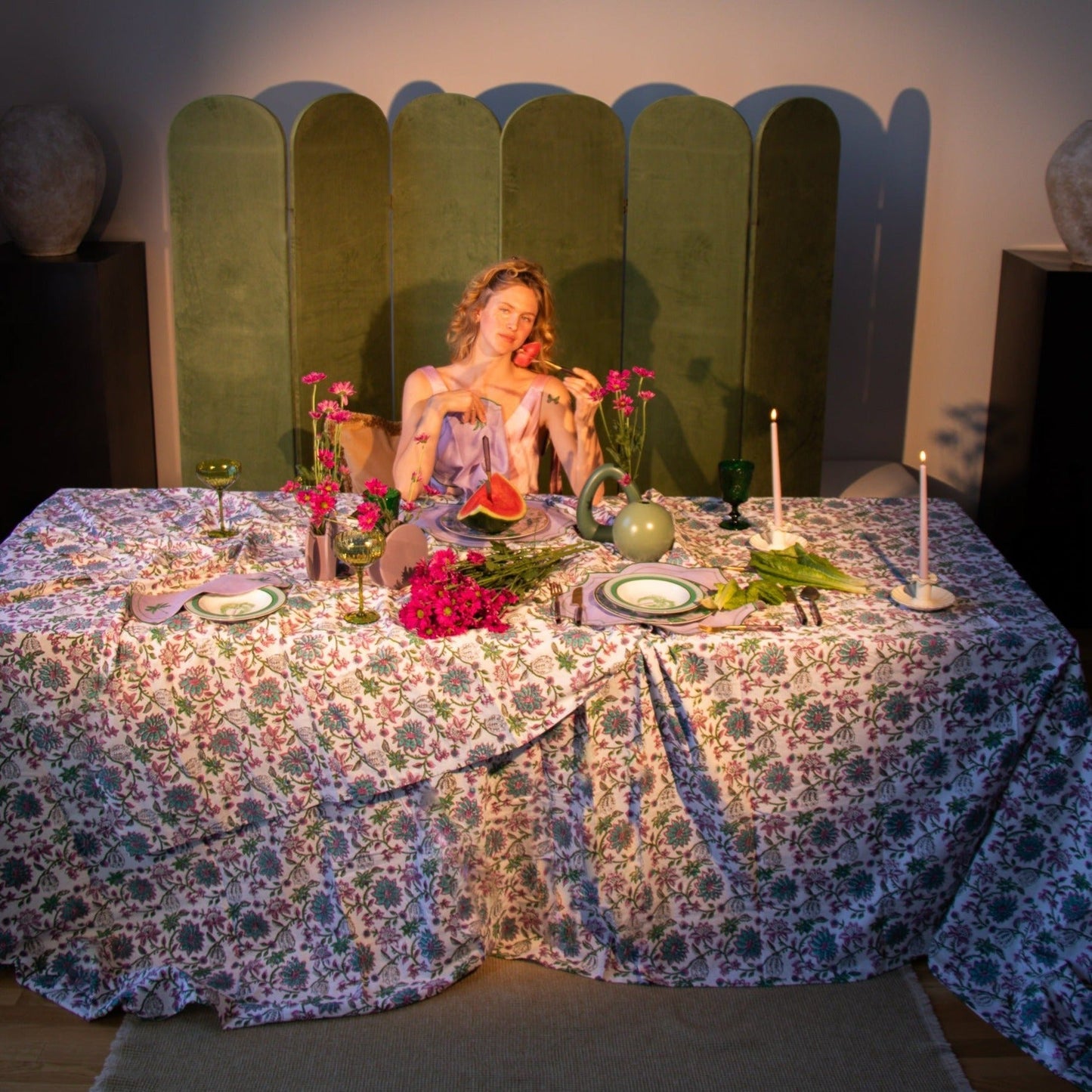 Pendula Petunia Tablecloth Ro'Table